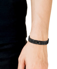 Lacoste Armband mit Knebelverschluss Kollektion METROPOLE Verziert mit petit piqué Muster - Erhältlich für ihn und sie